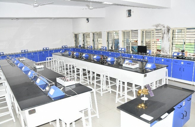 Smart Science Laboratory